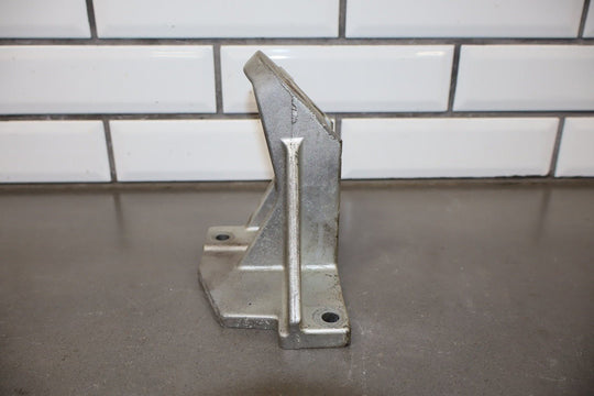 2006 Pontiac GTO Pair - Engine Mount Brackets 10260642 OEM
