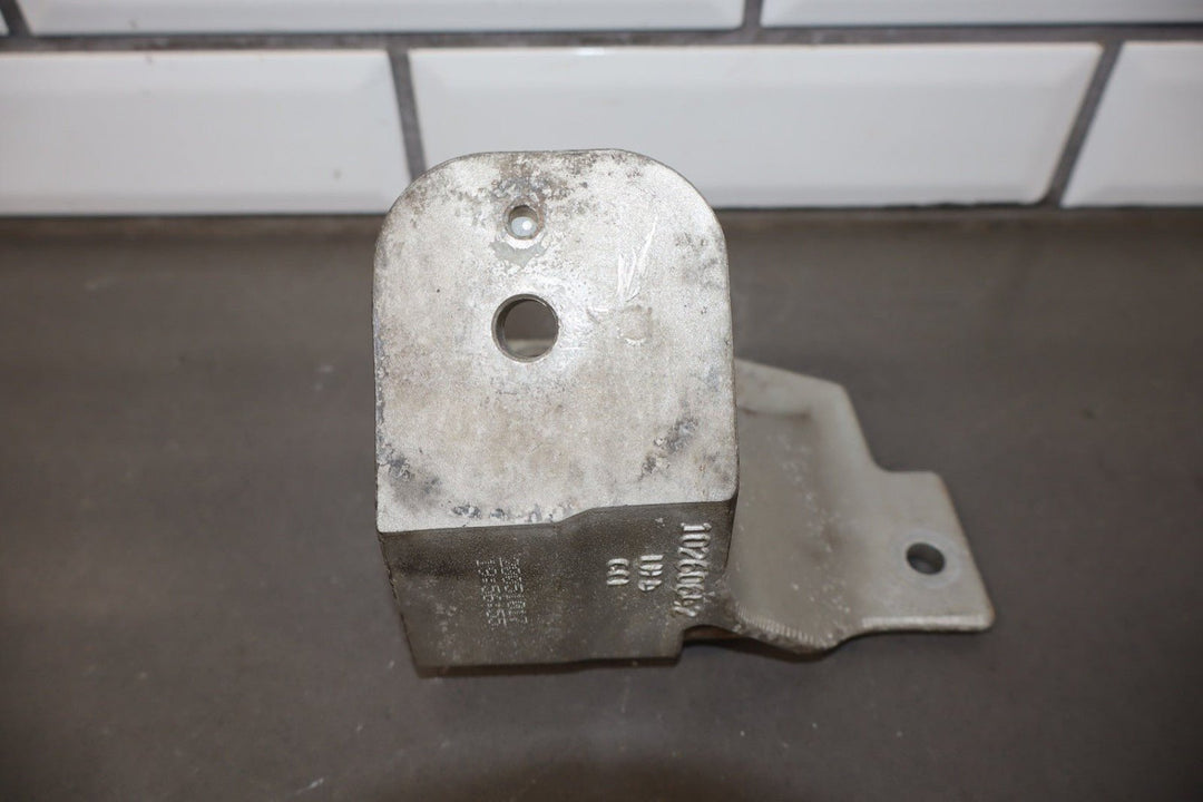 2006 Pontiac GTO Pair - Engine Mount Brackets 10260642 OEM