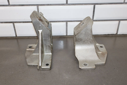 2006 Pontiac GTO Pair - Engine Mount Brackets 10260642 OEM