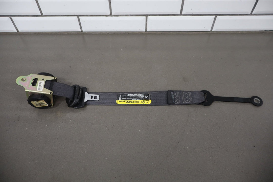 2006 Pontiac GTO Right Front Seat Belt Retractor OEM