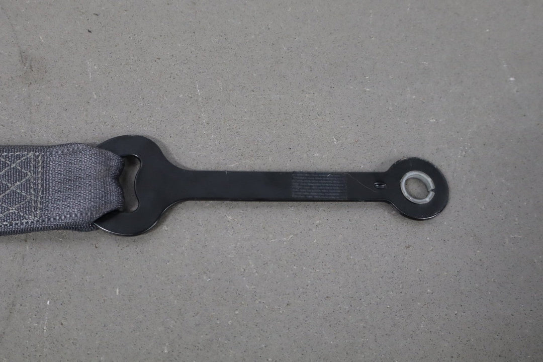 2006 Pontiac GTO Right Front Seat Belt Retractor OEM