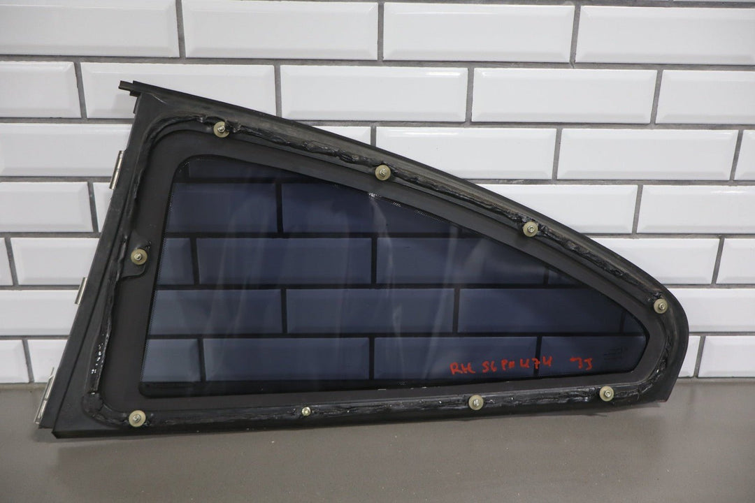 2006 Pontiac GTO Right Quarter Window 92209200
