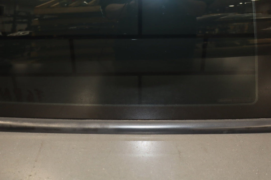 2006 Pontiac GTO Right Quarter Window 92209200