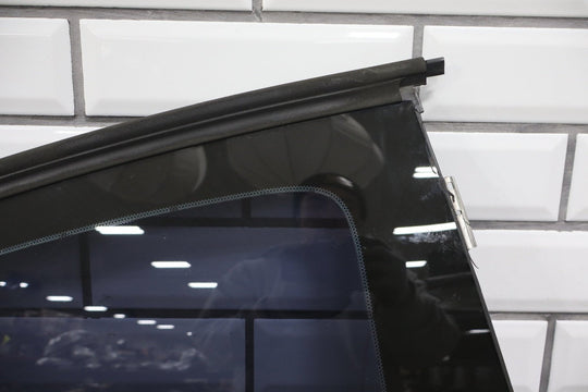 2006 Pontiac GTO Right Quarter Window 92209200