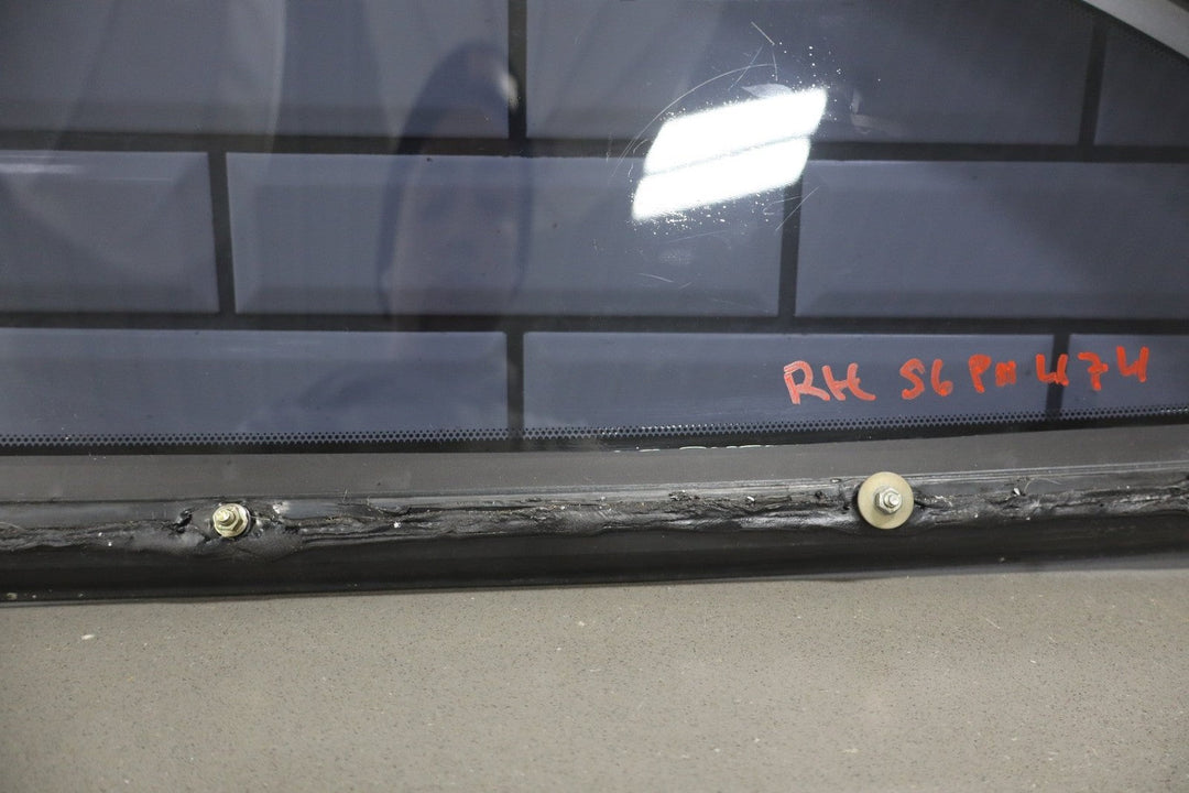 2006 Pontiac GTO Right Quarter Window 92209200