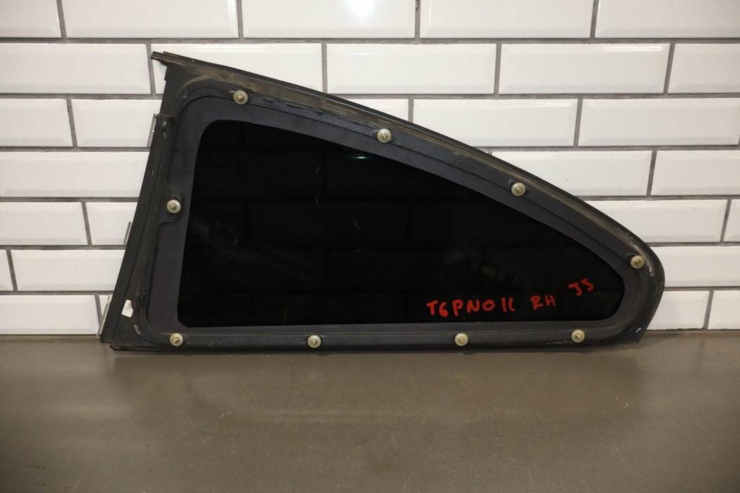 2006 Pontiac GTO Right Quarter Window 92209200