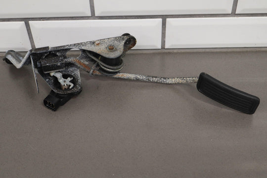 2006 Toyota Land Cruiser Electronic Throttle Pedal