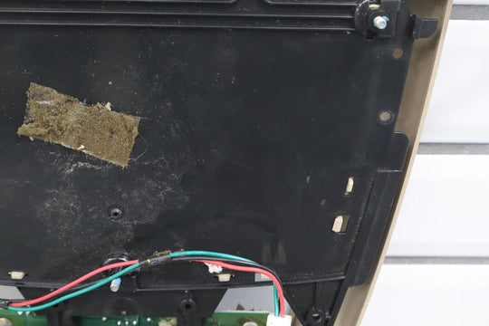 2006 Toyota Land Cruiser Overhead Mounted DVD Screen W/Dome Lights