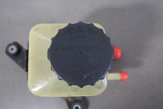 2006 Toyota Land Cruiser Power Steering Reservoir W/Cap & Bracket