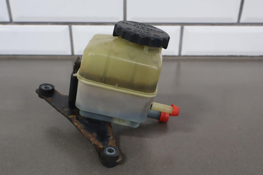 2006 Toyota Land Cruiser Power Steering Reservoir W/Cap & Bracket