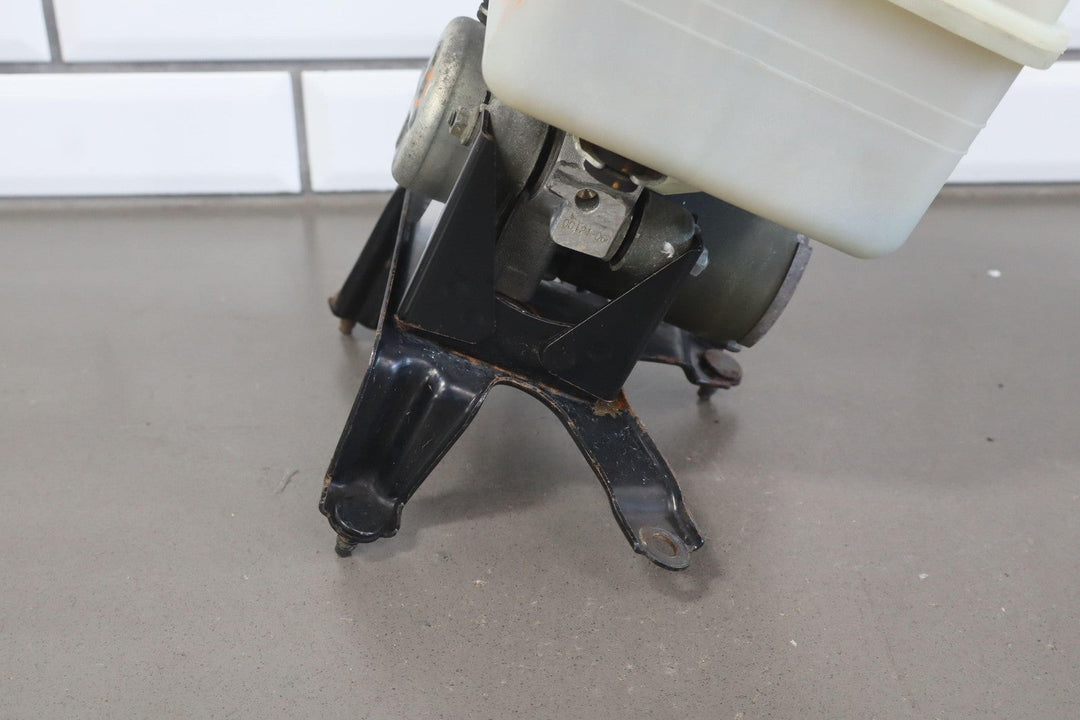 2006 Toyota LandCruiser / LX470 Hydraulic Suspension Pump W/Reservoir & Lid