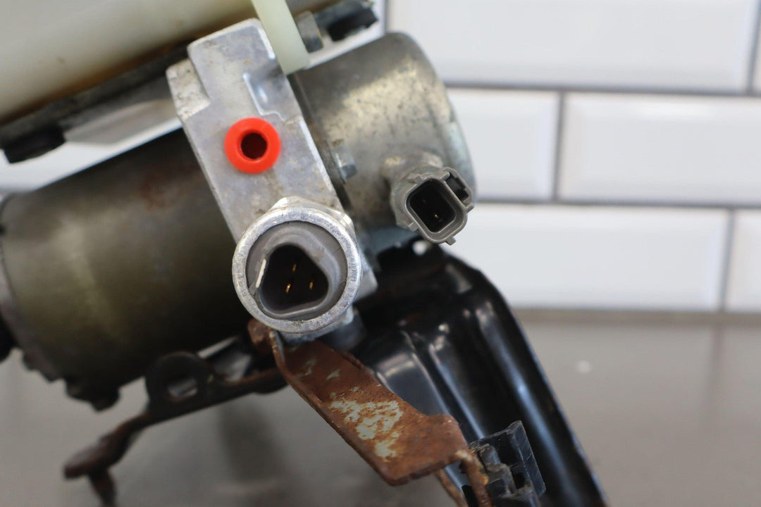 2006 Toyota LandCruiser / LX470 Hydraulic Suspension Pump W/Reservoir & Lid