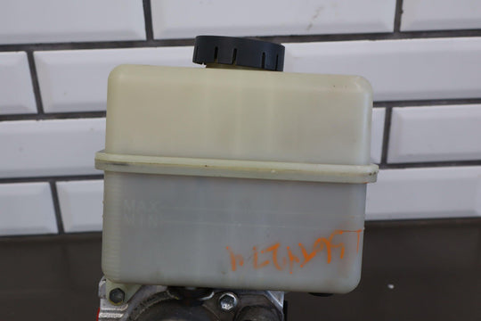 2006 Toyota LandCruiser / LX470 Hydraulic Suspension Pump W/Reservoir & Lid