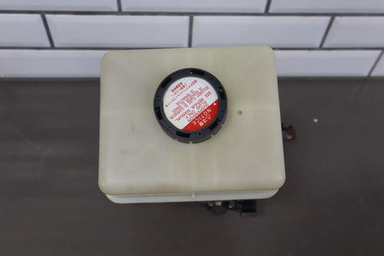 2006 Toyota LandCruiser / LX470 Hydraulic Suspension Pump W/Reservoir & Lid