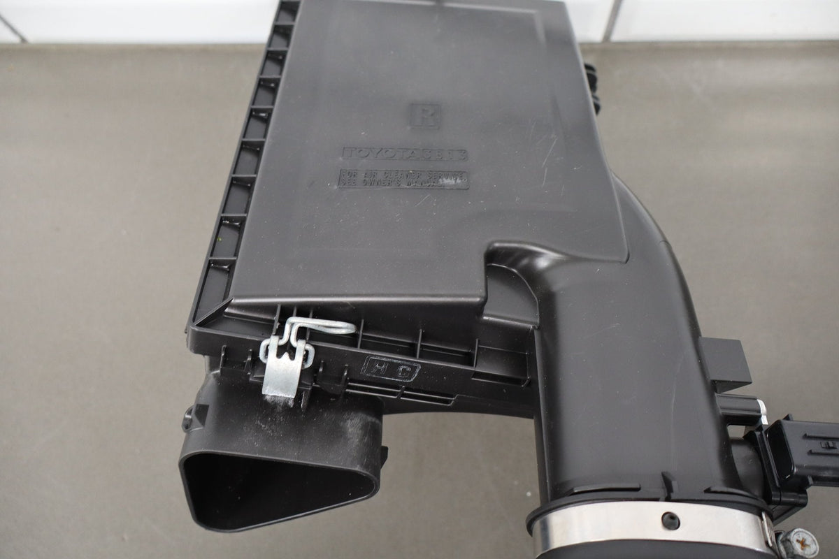 2007-12 Lexus LS460 4.6L Air Cleaner OEM