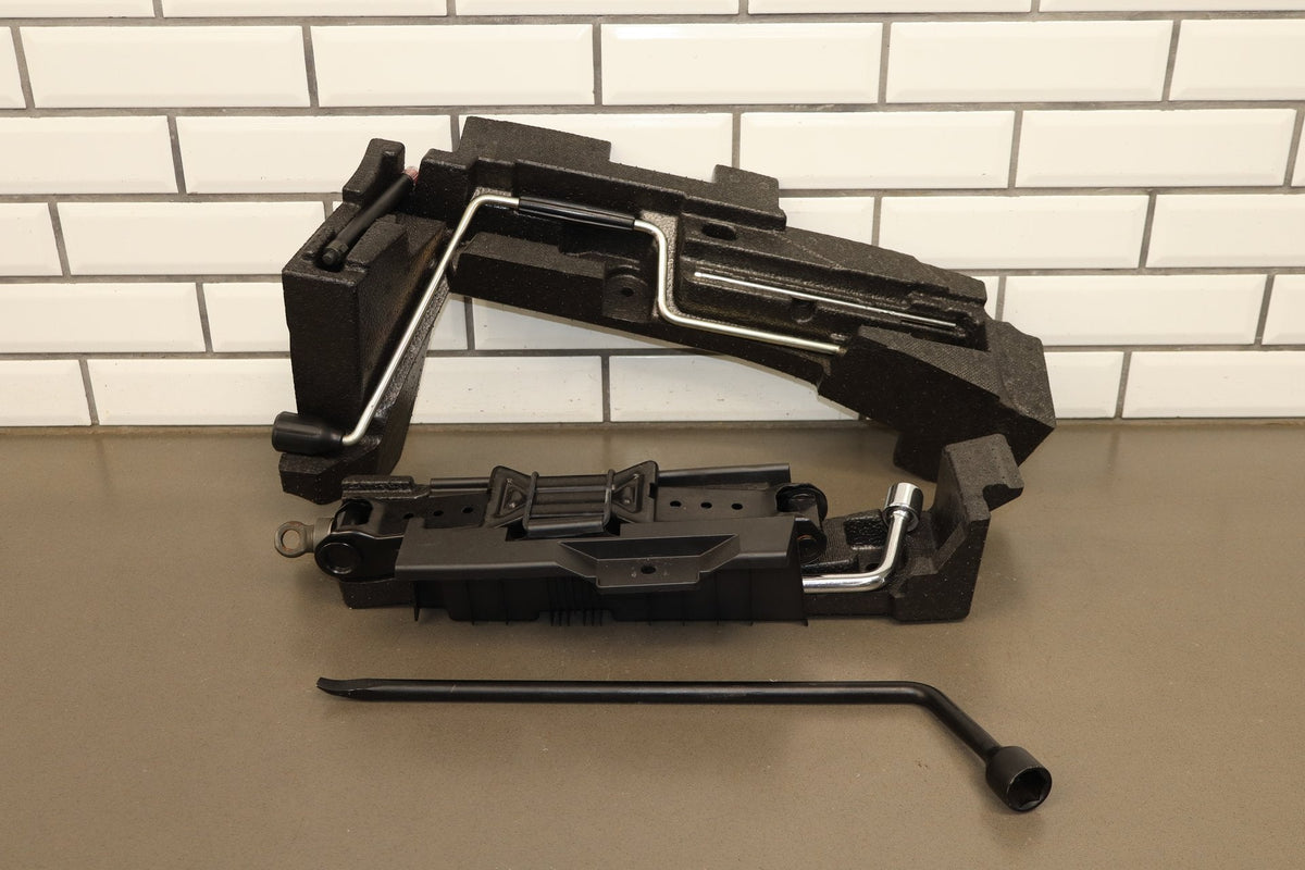 2007-12 Lexus LS460 Jack W/ Tools & Foam OEM