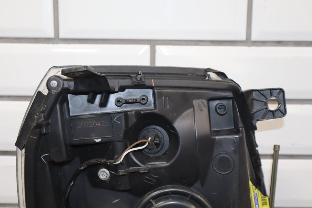 2007 - 2009 Cadillac Escalade ESV Left Headlamp 25897648