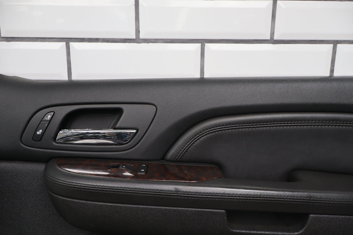 2007-2009 GMC Yukon Denali RH Front Door Panel Ebony Leather