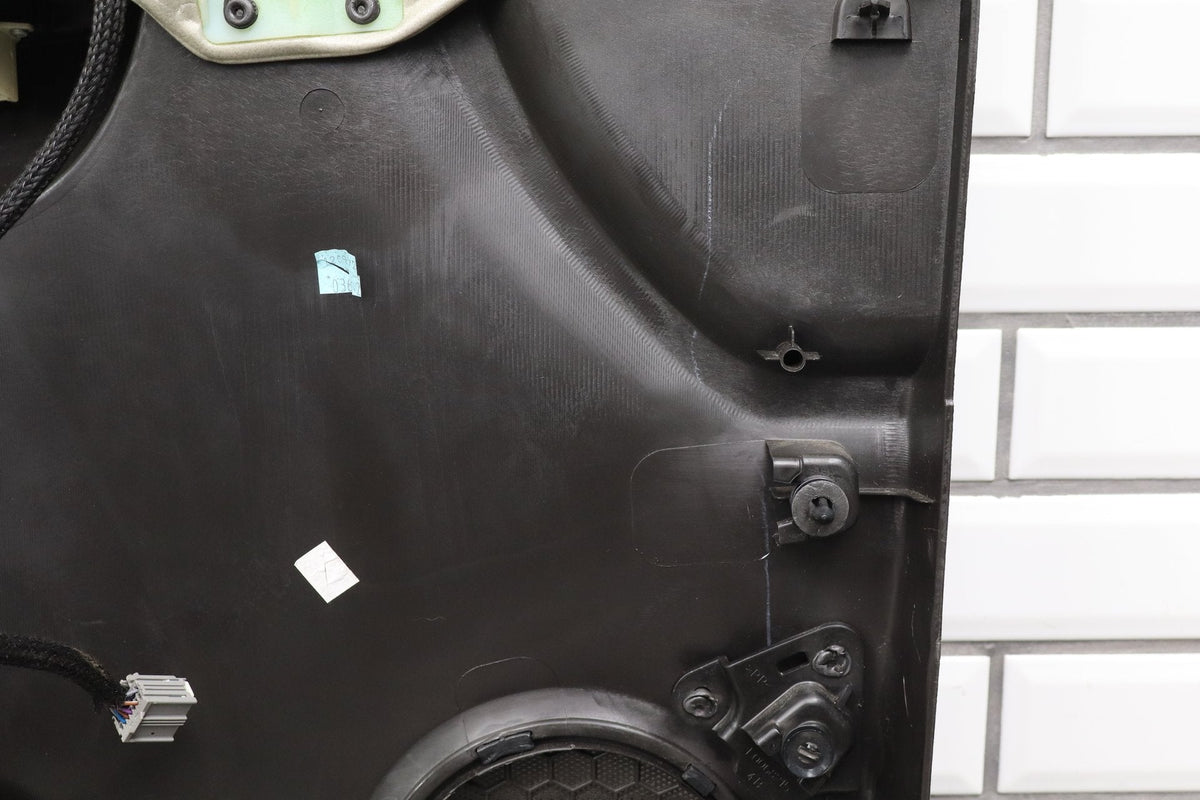 2007-2009 GMC Yukon Denali RH Front Door Panel Ebony Leather