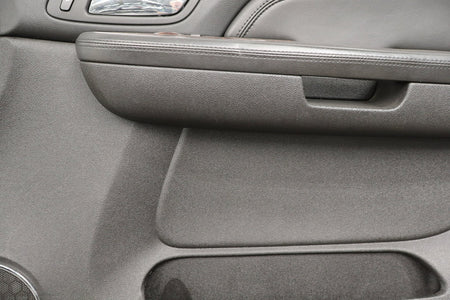 2007-2009 GMC Yukon Denali RH Front Door Panel Ebony Leather