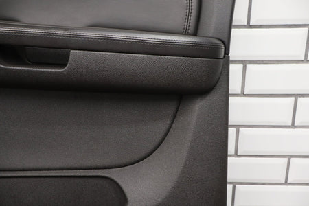 2007-2009 GMC Yukon Denali RH Front Door Panel Ebony Leather