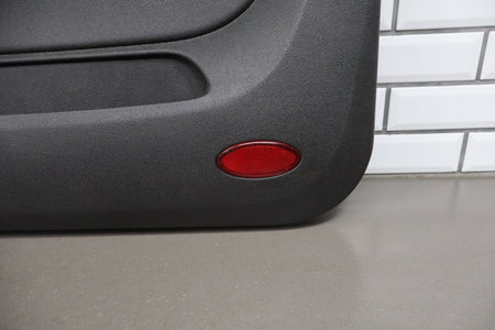 2007-2009 GMC Yukon Denali RH Front Door Panel Ebony Leather