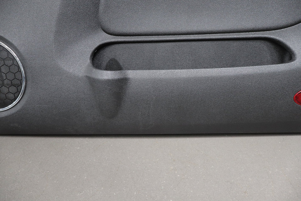 2007-2009 GMC Yukon Denali RH Front Door Panel Ebony Leather