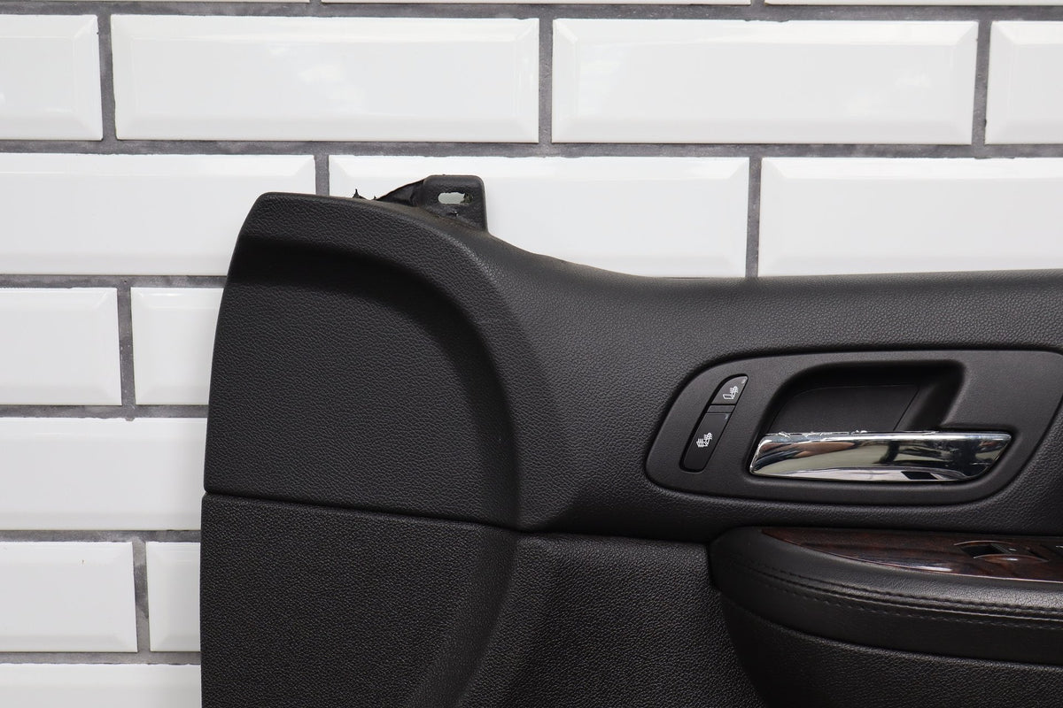 2007-2009 GMC Yukon Denali RH Front Door Panel Ebony Leather