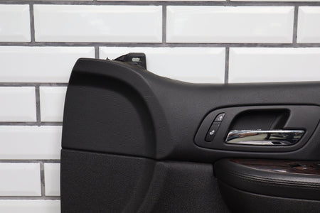 2007-2009 GMC Yukon Denali RH Front Door Panel Ebony Leather