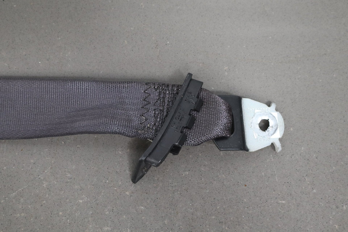 2007-2009 GMC Yukon RH Front Seat Belt Retractor Ebony 194