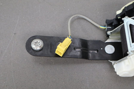 2007-2009 GMC Yukon RH Front Seat Belt Retractor Ebony 194