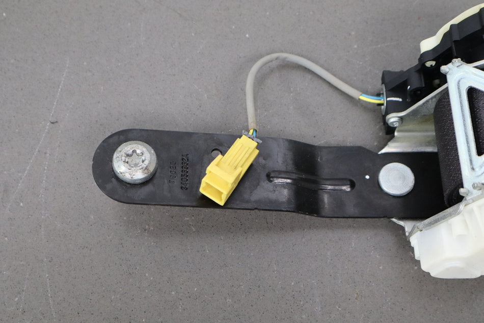 2007-2009 GMC Yukon RH Front Seat Belt Retractor Ebony 194