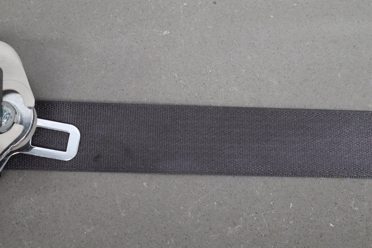 2007-2009 GMC Yukon RH Front Seat Belt Retractor Ebony 194