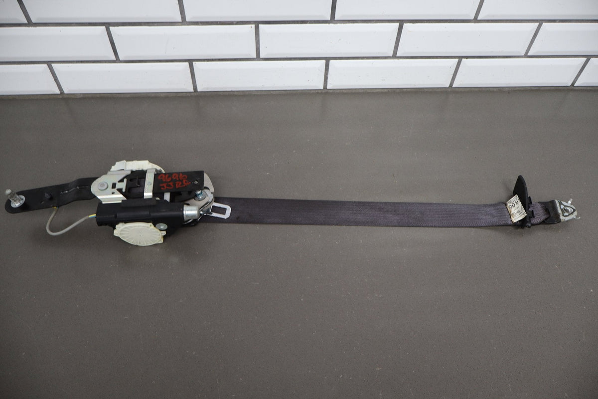 2007-2009 GMC Yukon RH Front Seat Belt Retractor Ebony 194
