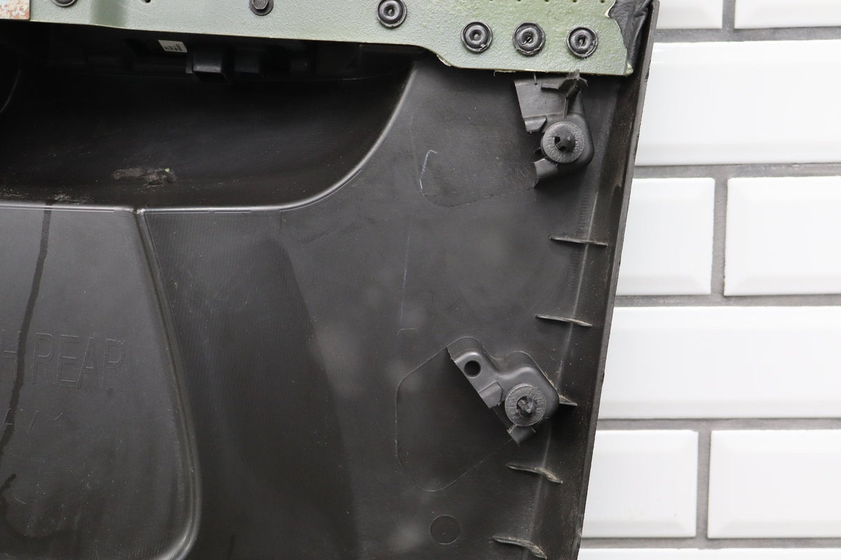 2007-2009 GMC Yukon RH Rear Door Panel Ebony 194 Leather