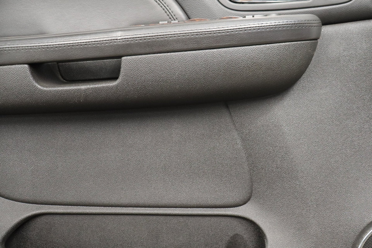 2007-2009 GMC Yukon Suburban Tahoe Driver Left Front Leather Door Panel Black