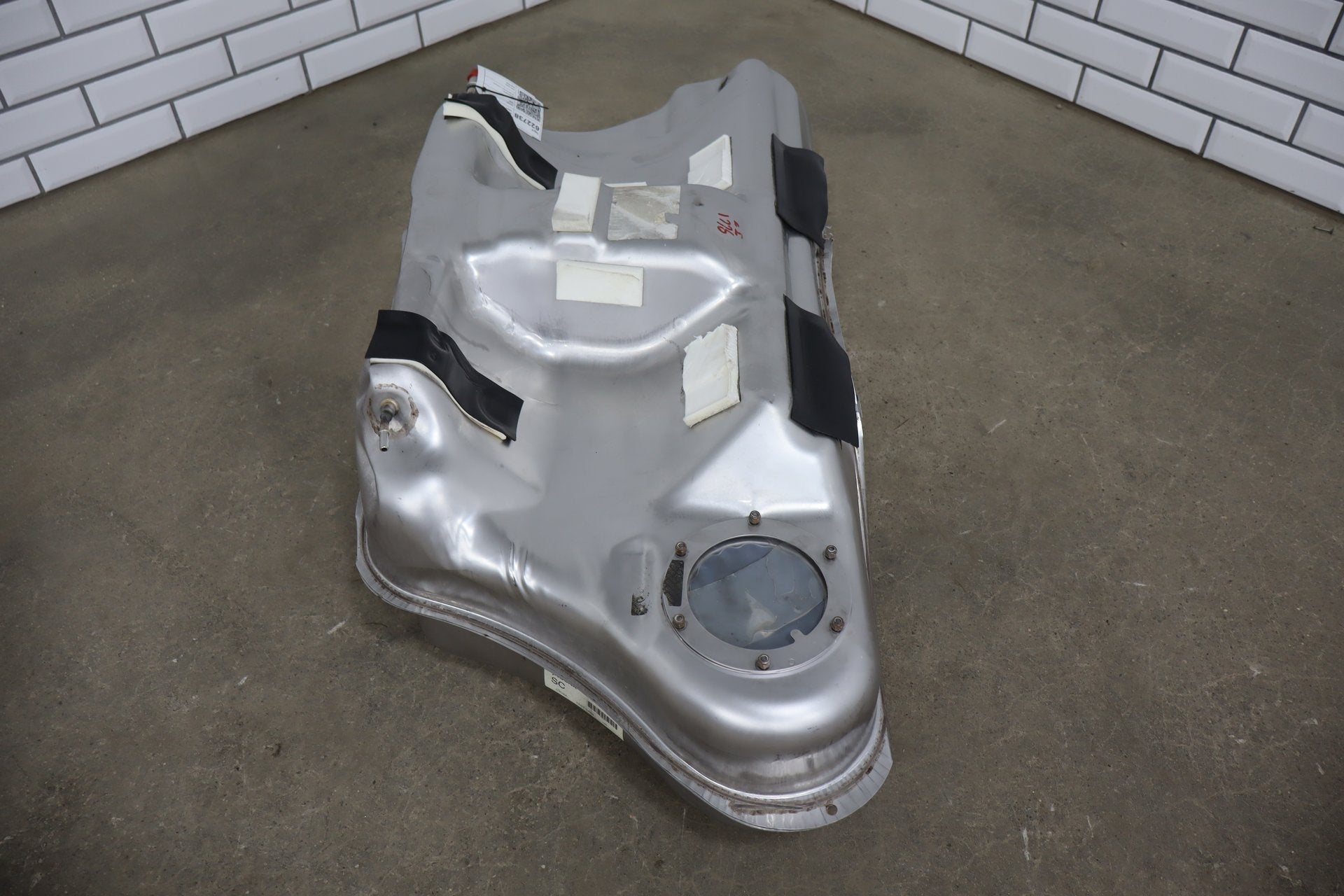 2007-2009 Jaguar XKR 4.2L Supercharged Fuel Tank with Pump OEM