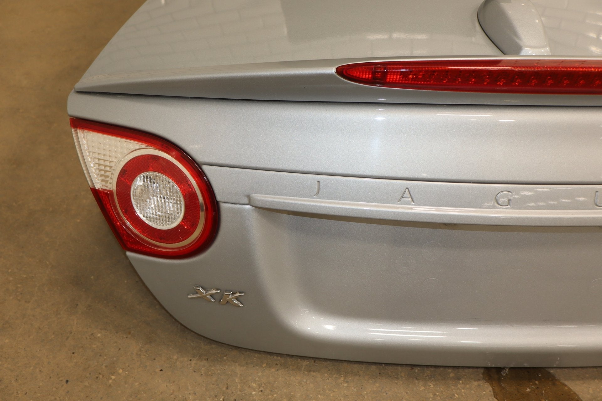 2007-2009 Jaguar XKR Decklid/Tailgate Liquid Silver MEE