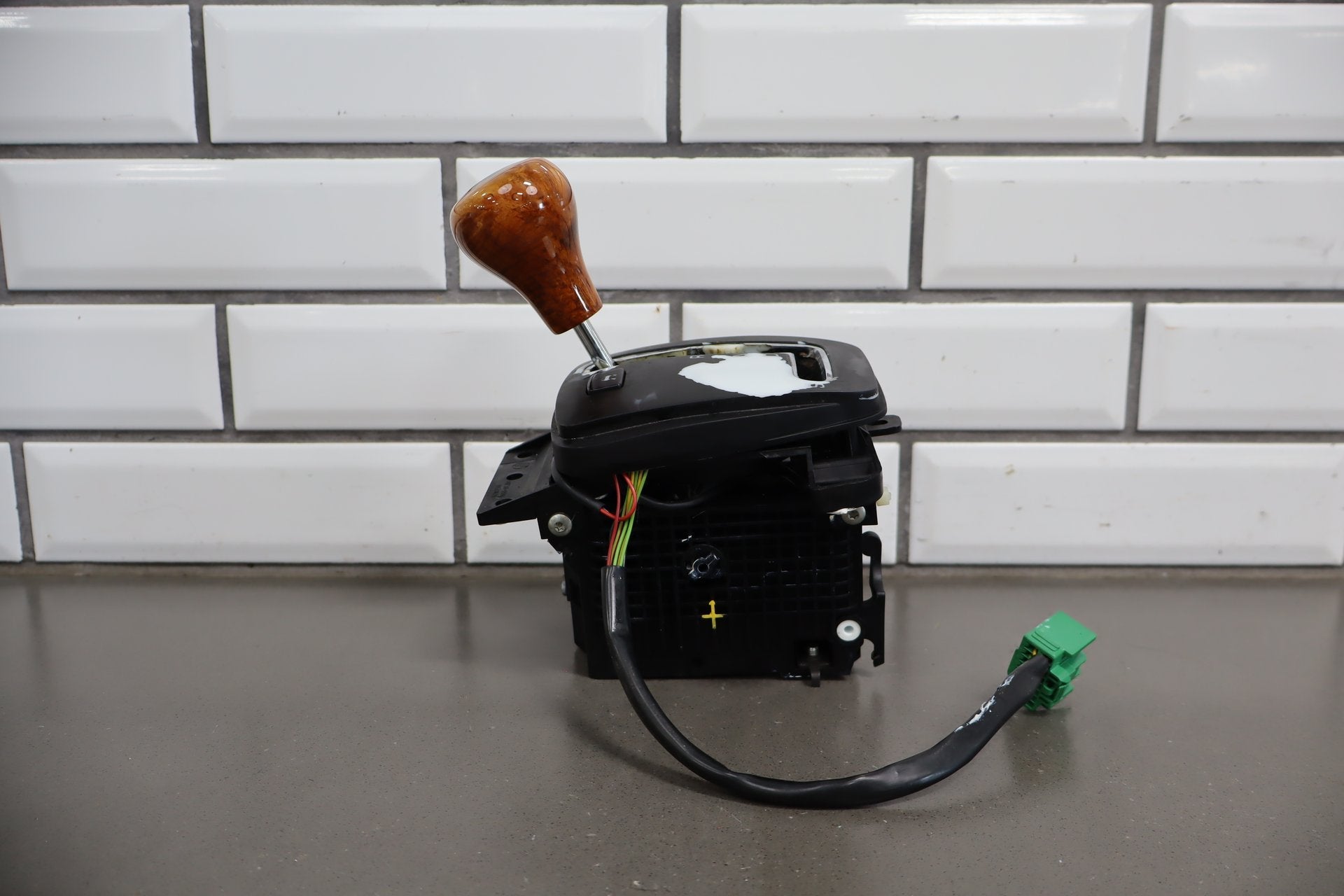 2007-2009 Jaguar XKR Floor Shifter OEM