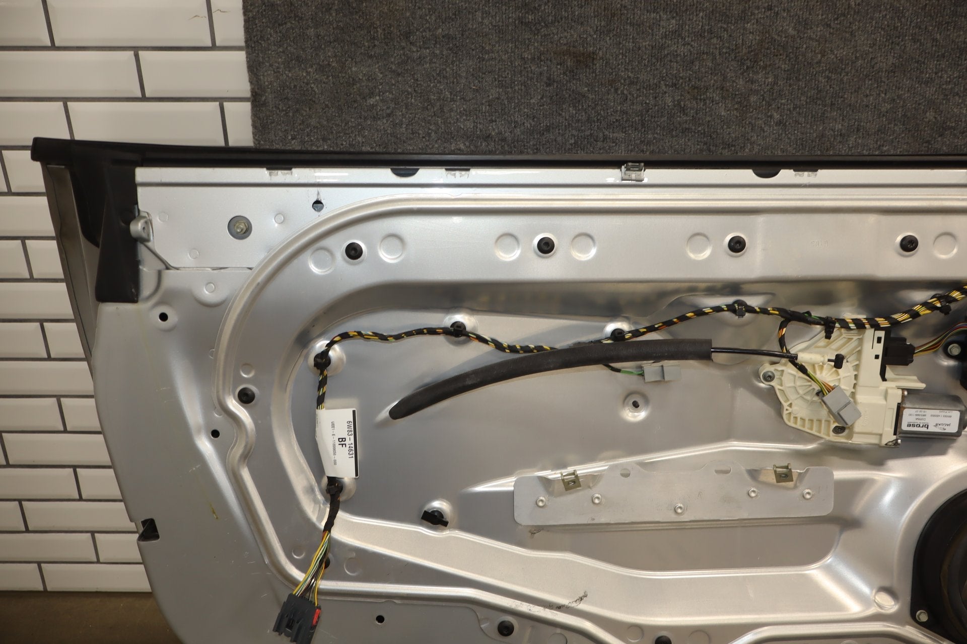 2007-2009 Jaguar XKR Left Front Door Liquid Silver MEE