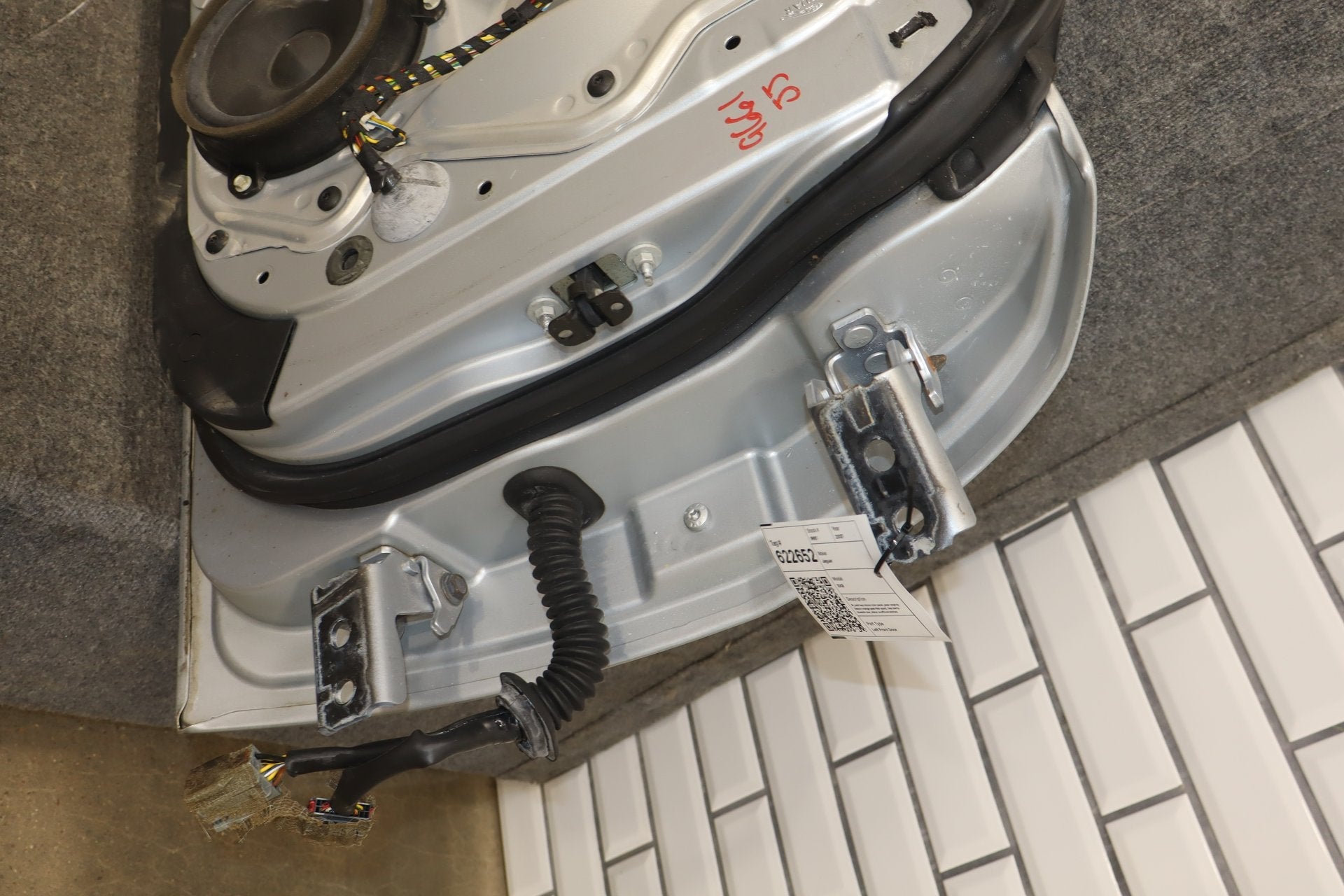 2007-2009 Jaguar XKR Left Front Door Liquid Silver MEE
