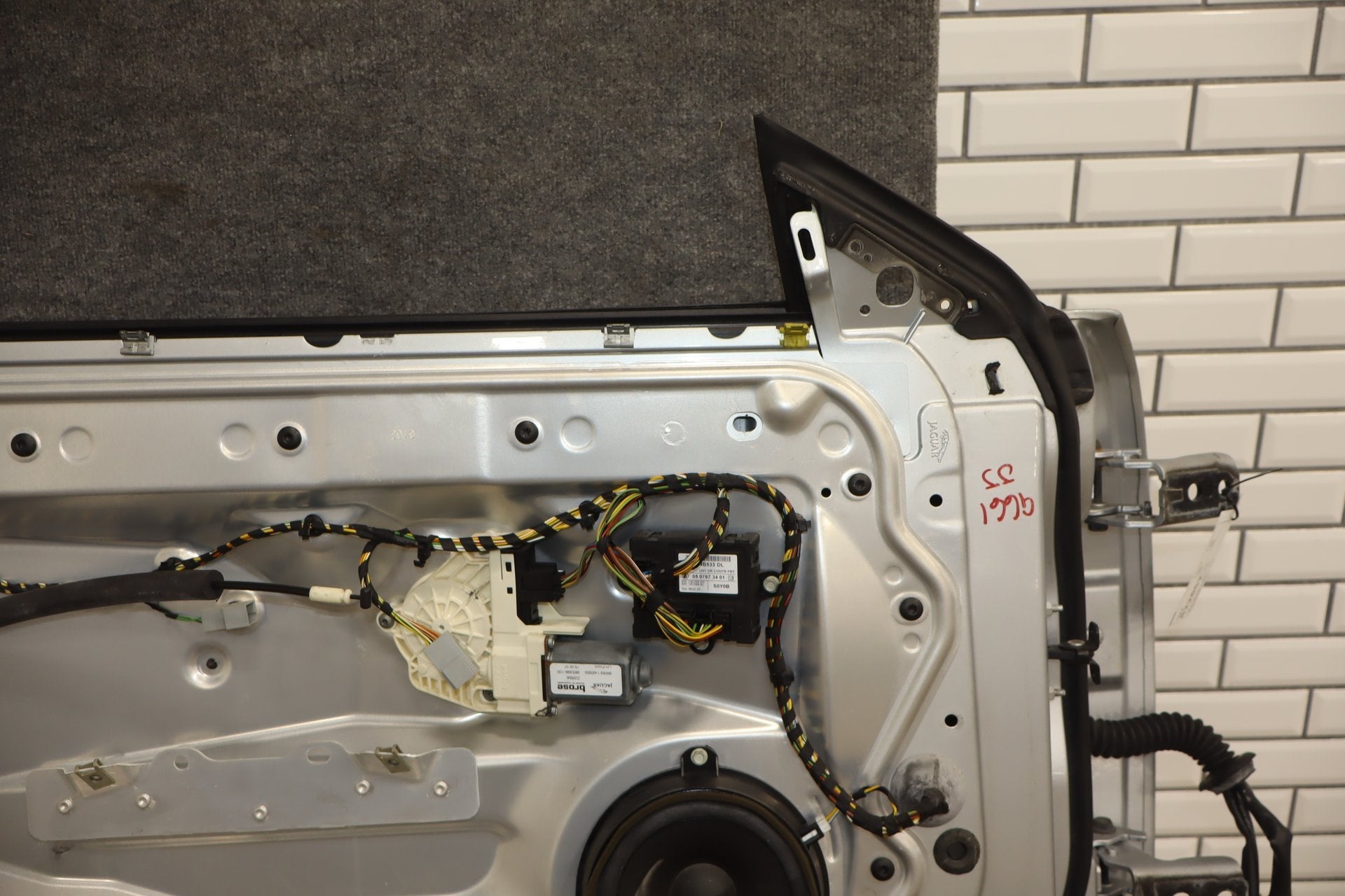 2007-2009 Jaguar XKR Left Front Door Liquid Silver MEE