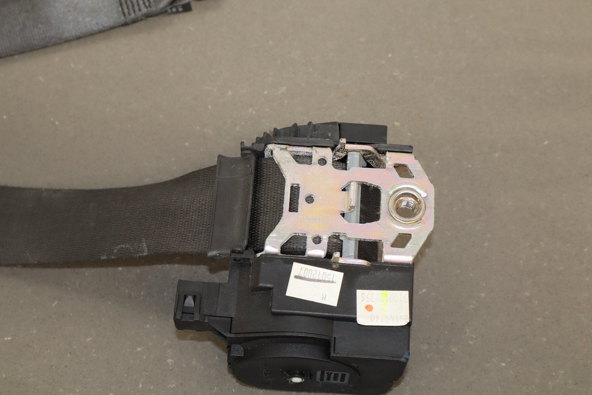 2007-2009 Jaguar XKR Left Front Seat Belt Warm Charcoal LEG