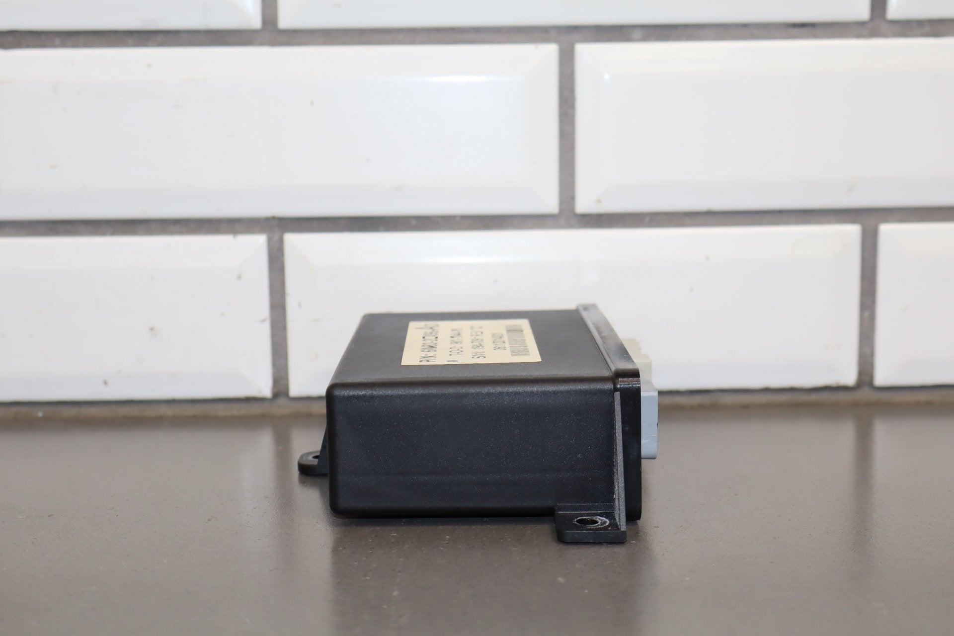 2007-2009 Jaguar XKR- Parking Brake Control Module PN: 6w83-2c496-ad
