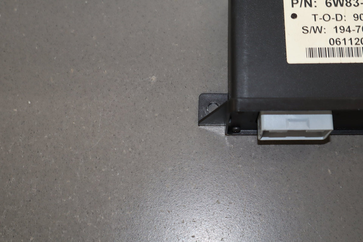 2007-2009 Jaguar XKR- Parking Brake Control Module PN: 6w83-2c496-ad