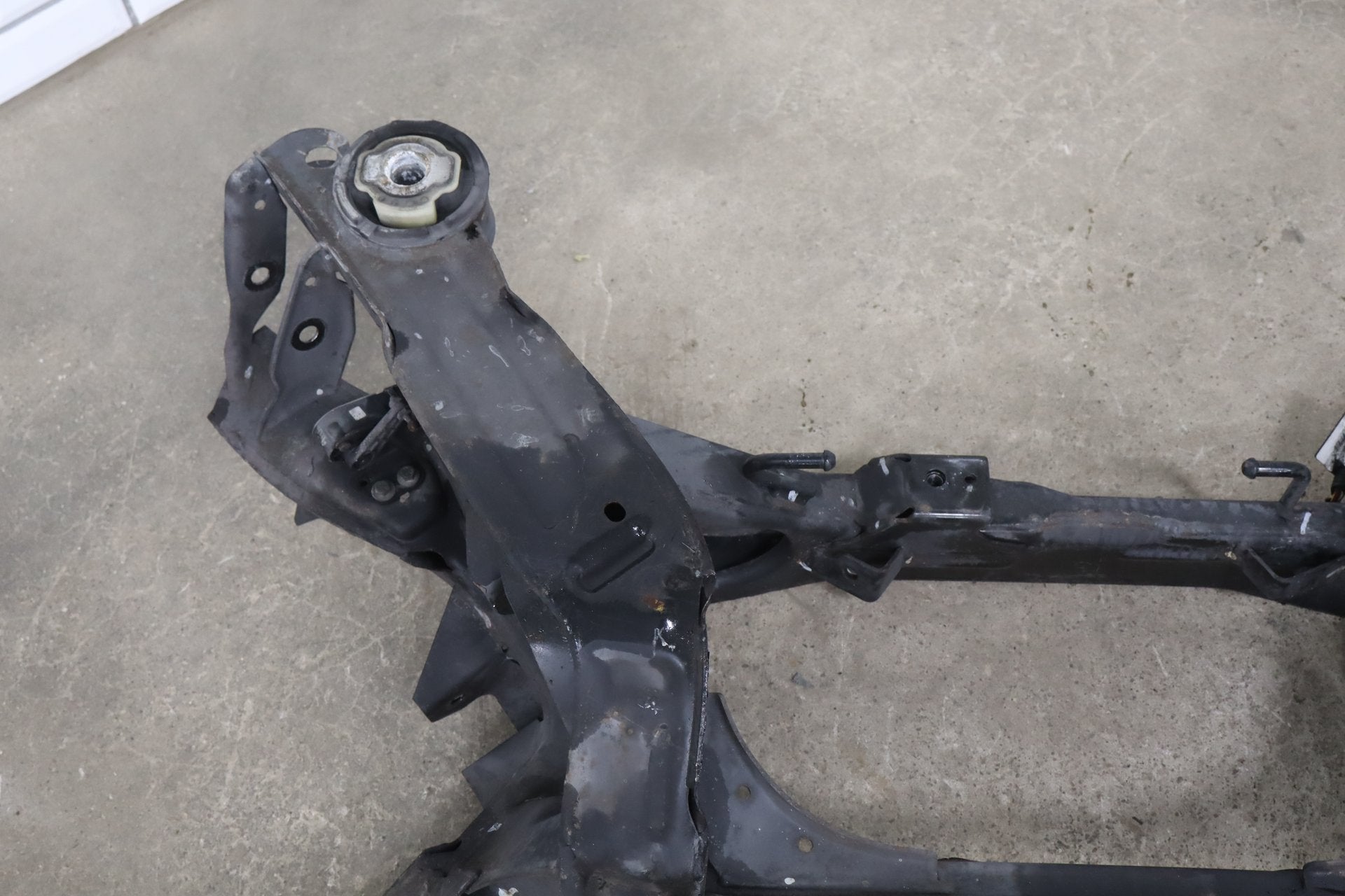 2007-2009 Jaguar XKR Rear Suspension Crossmember OEM Bare