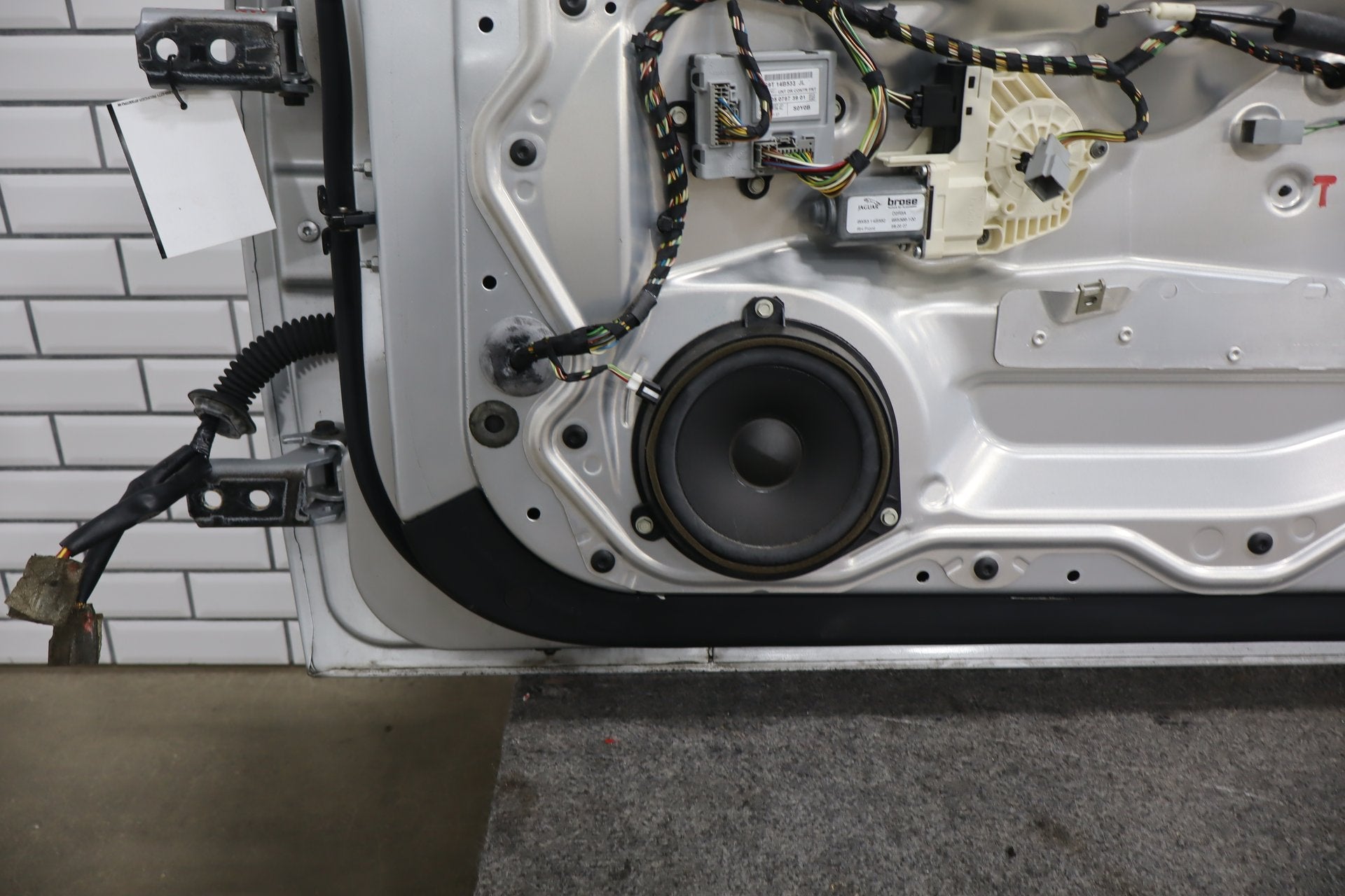 2007-2009 Jaguar XKR Right Front Door Liquid Silver MEE