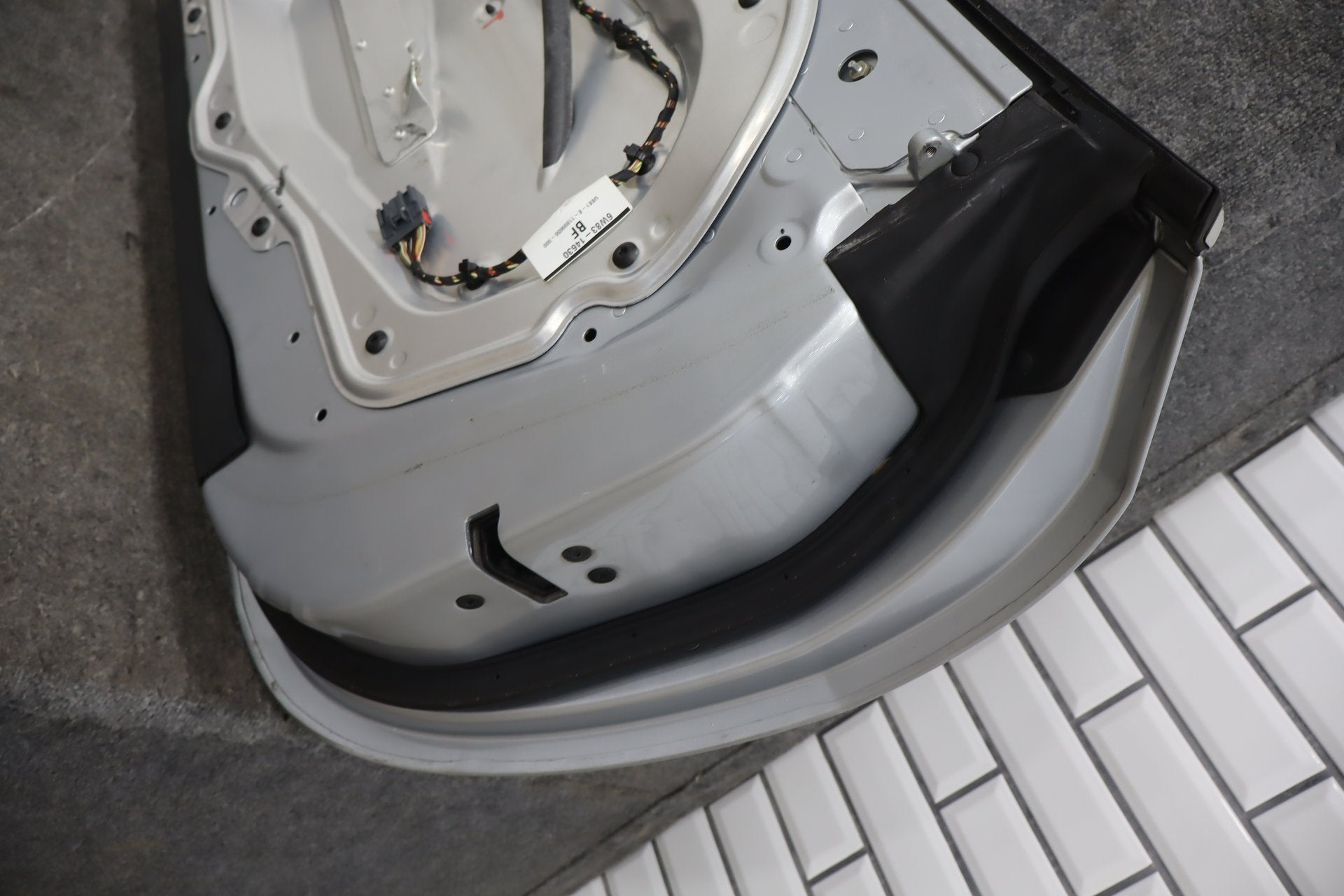 2007-2009 Jaguar XKR Right Front Door Liquid Silver MEE