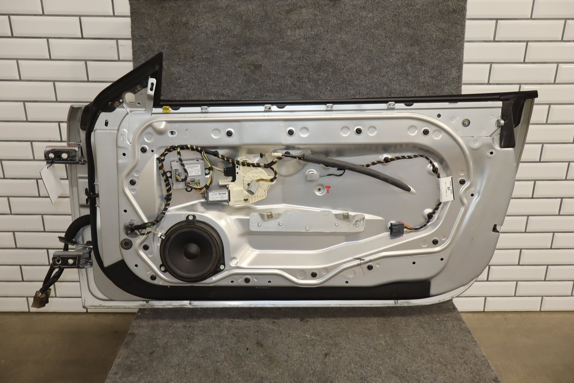2007-2009 Jaguar XKR Right Front Door Liquid Silver MEE