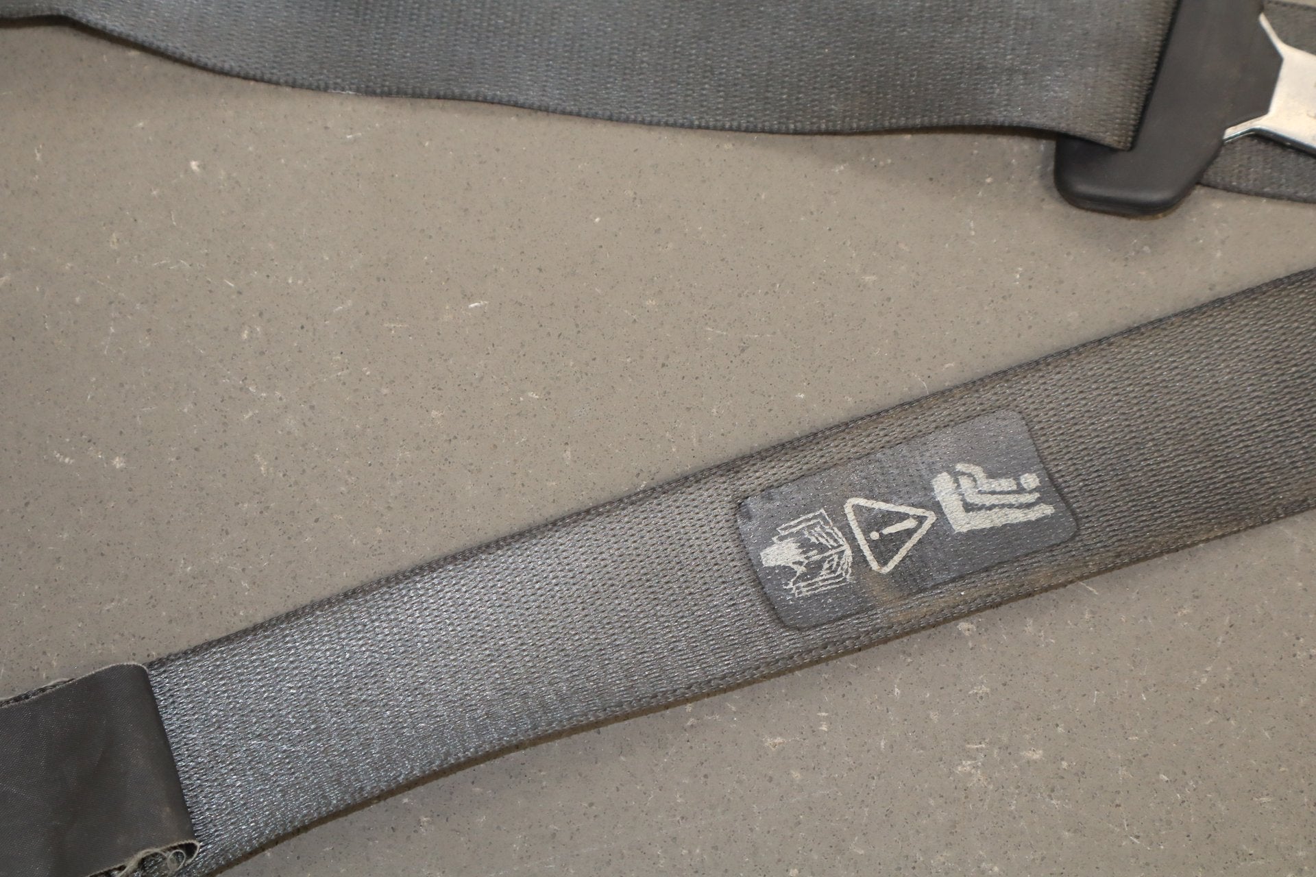 2007-2009 Jaguar XKR Right Front Seat Belt Warm Charcoal LEG